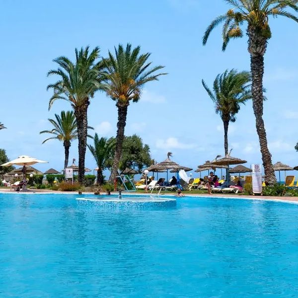 Itropika Beach