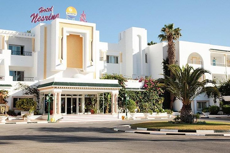 Nesrine - budynek główny