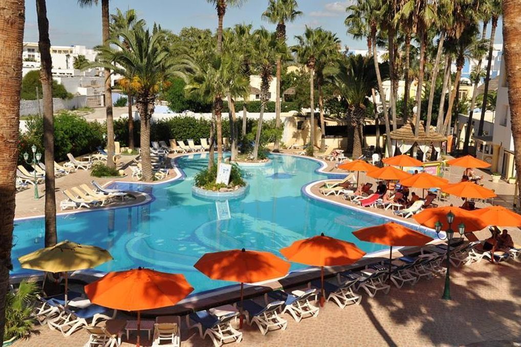 Nesrine - teren hotelu