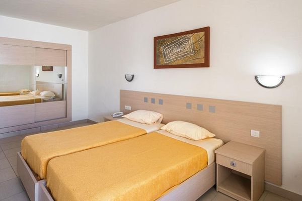 Novostar Dar Khayam
