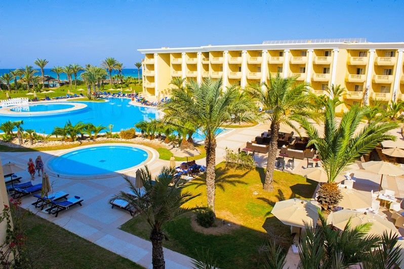 Royal Thalassa - teren hotelu