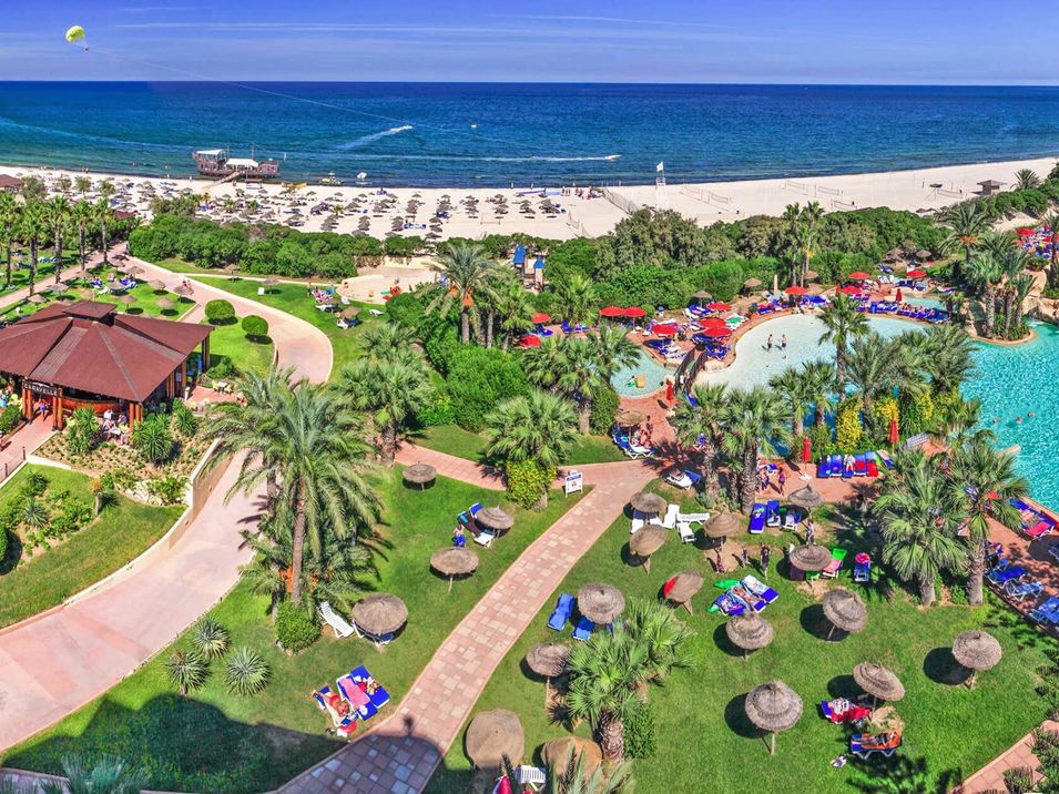 teren hotelu, basen, plaża