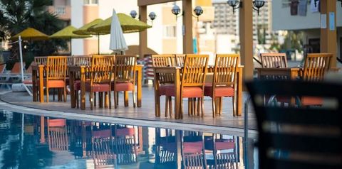 basen, pool bar