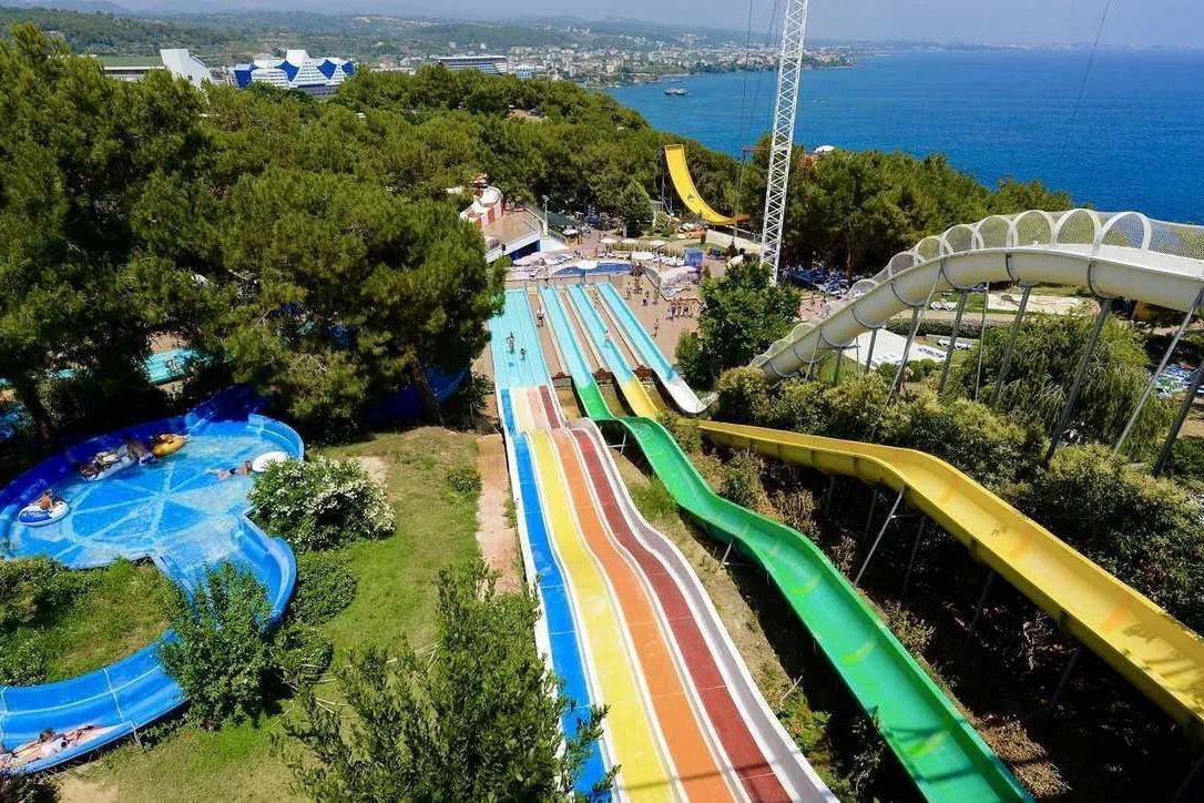 A Good Life Utopia Family Resort (ex. Water Planet & Aquapark) - zjeżdżalnia