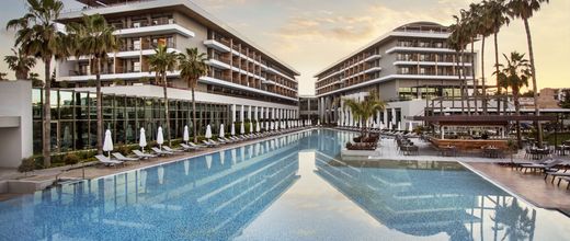 Acanthus & Cennet Barut Collection