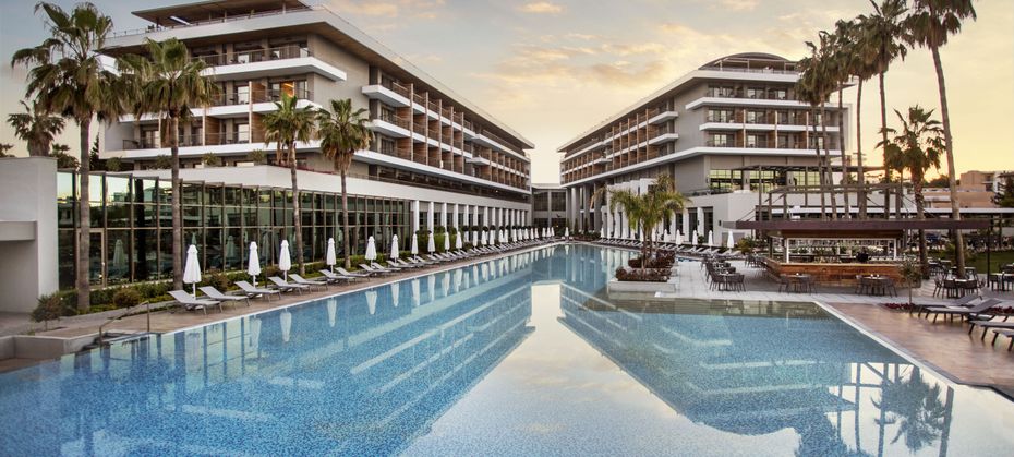 Acanthus & Cennet Barut Collection