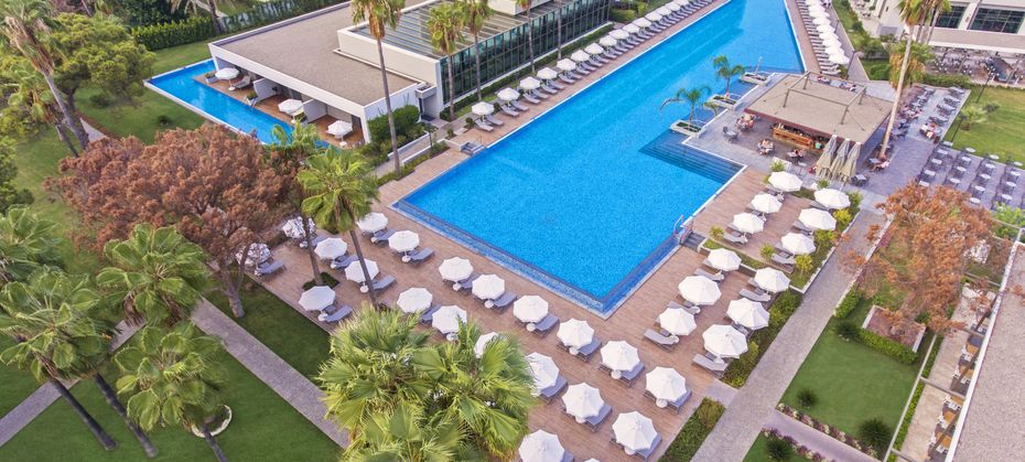 Acanthus & Cennet Barut Collection