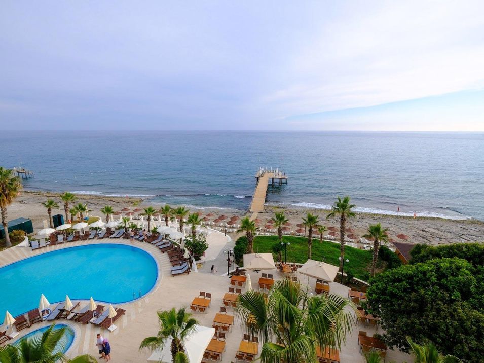 teren hotelu, basen, plaża