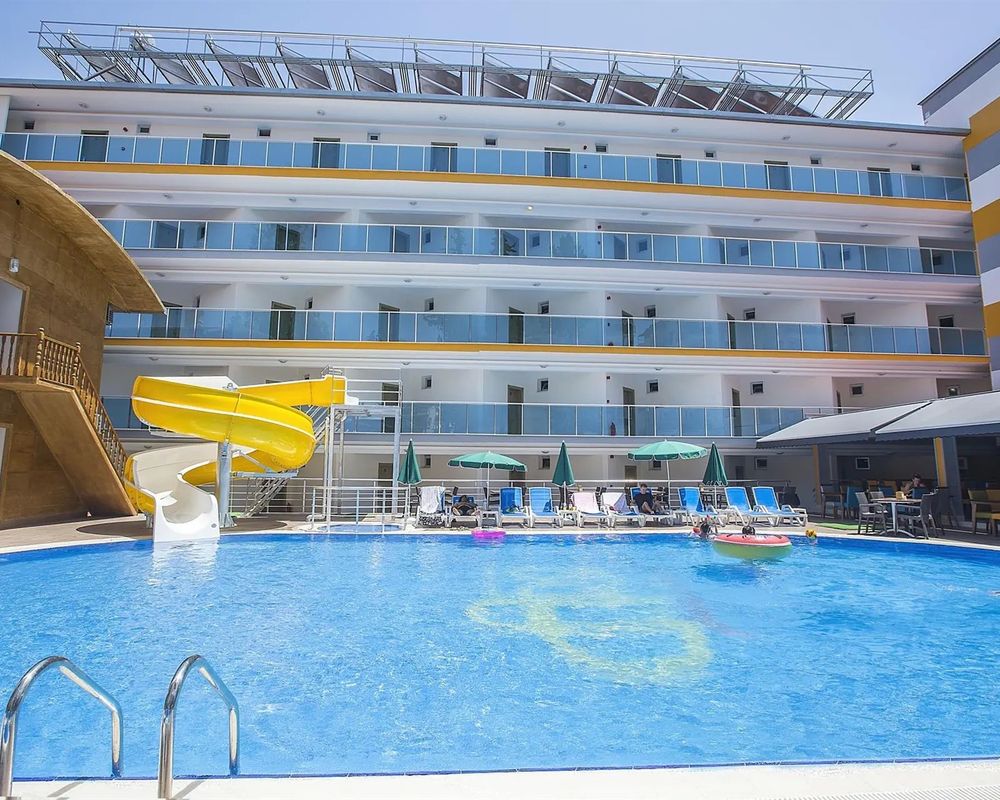 Arsi Enfi City Beach