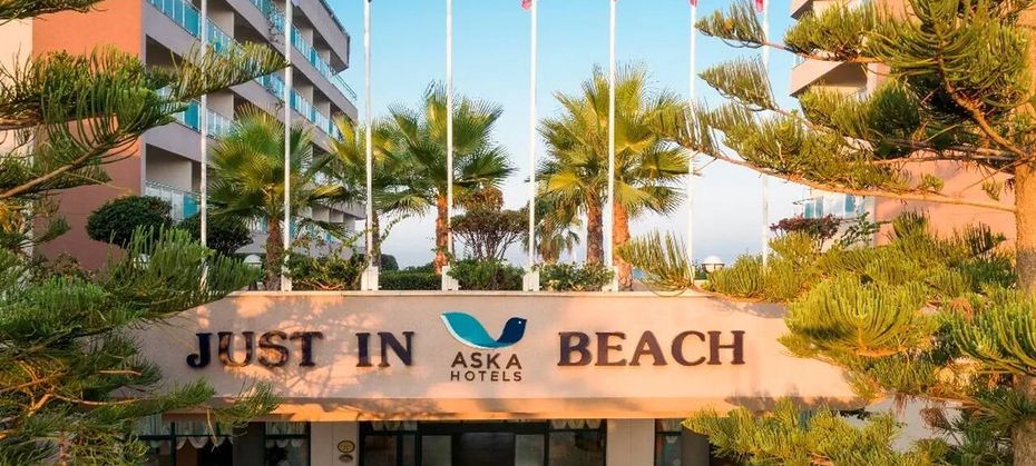 Aska Just in Beach