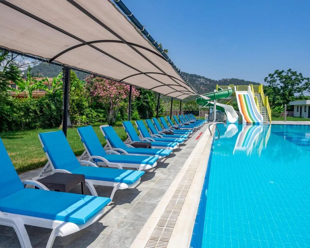 Aura Resort