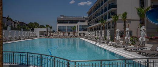 Avia Resort & Spa