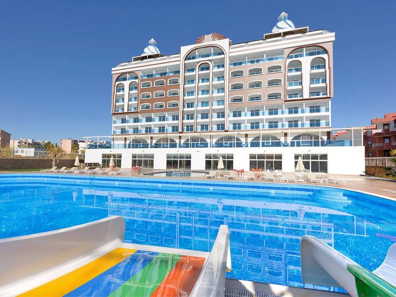 Azur Resort Spa 5*