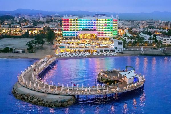 Azura Deluxe Resort Spa