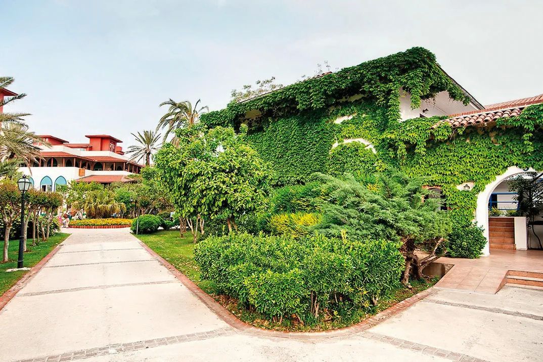 Belconti Resort - teren hotelu