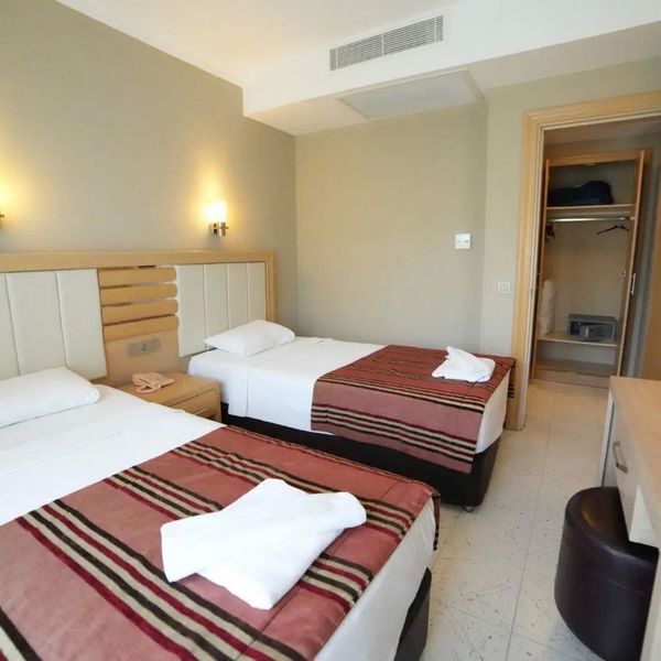 Candan Apart Hotel