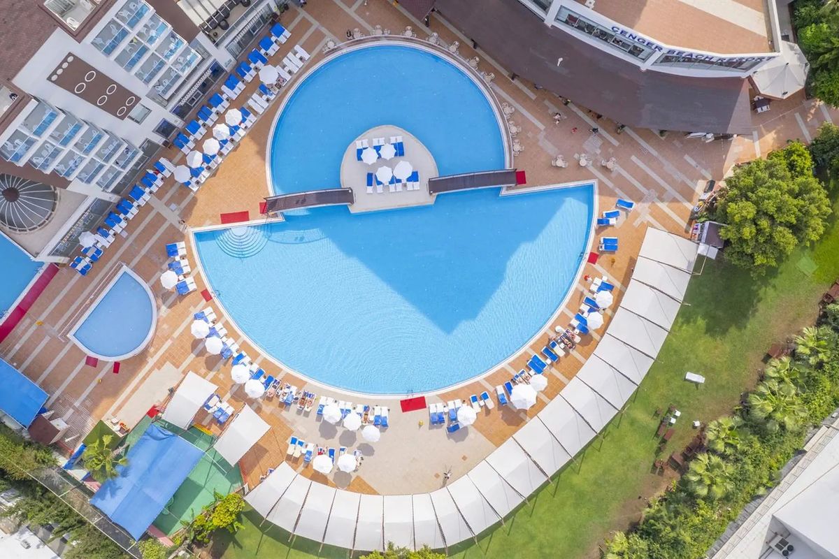 Cenger Beach Resort - basen