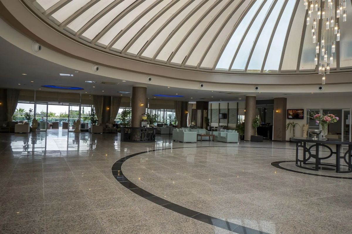 Cenger Beach Resort - recepcja / lobby