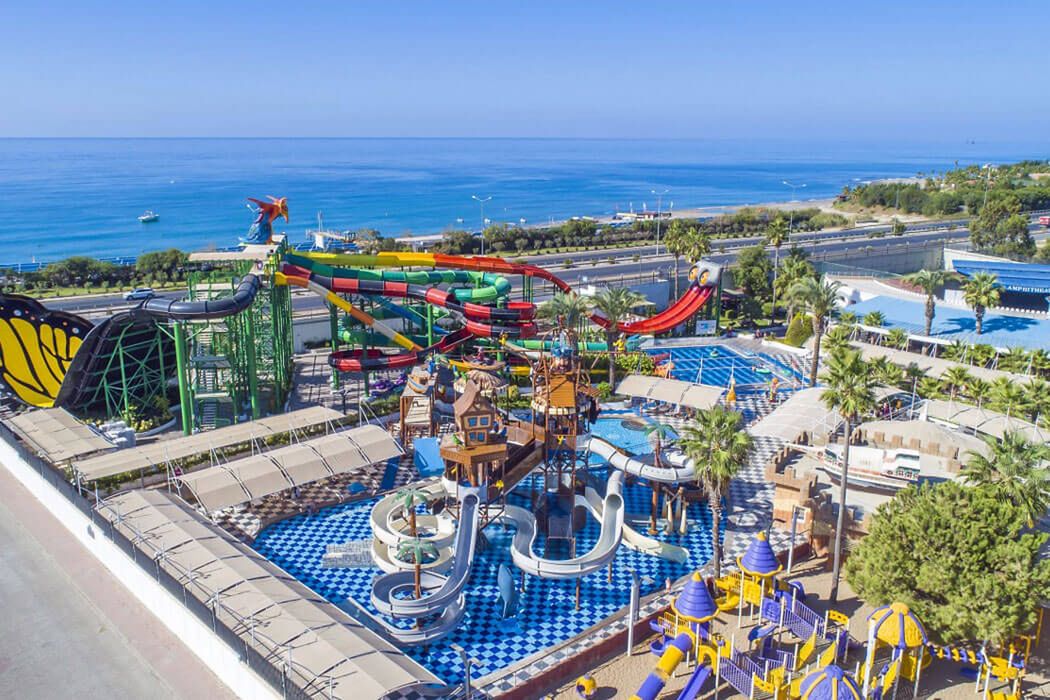 Crystal Admiral Resort - basen