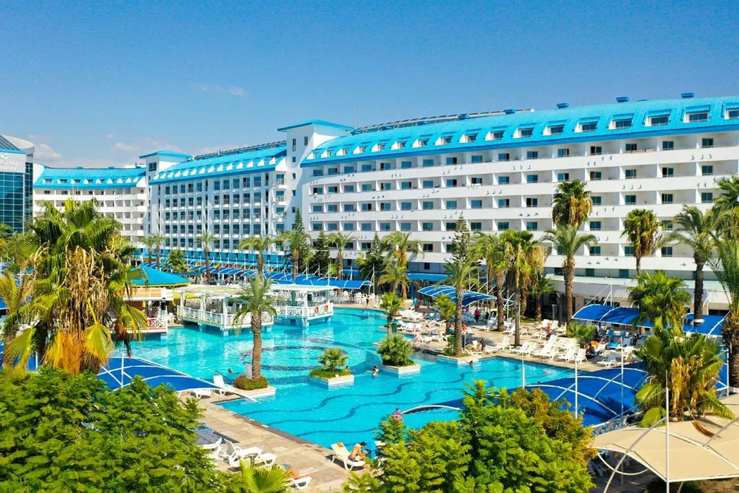 Crystal Admiral Resort - teren hotelu