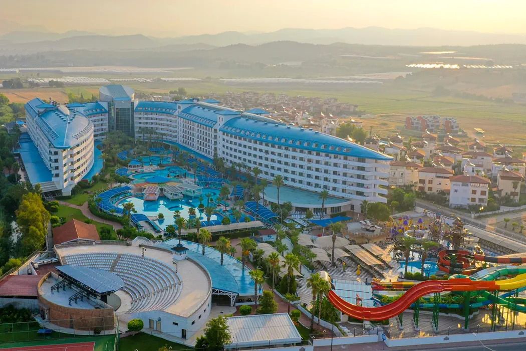 Crystal Admiral Resort - teren hotelu