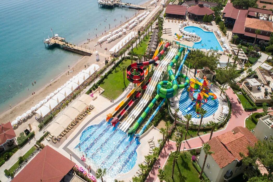 Crystal Flora Beach Resort - teren hotelu