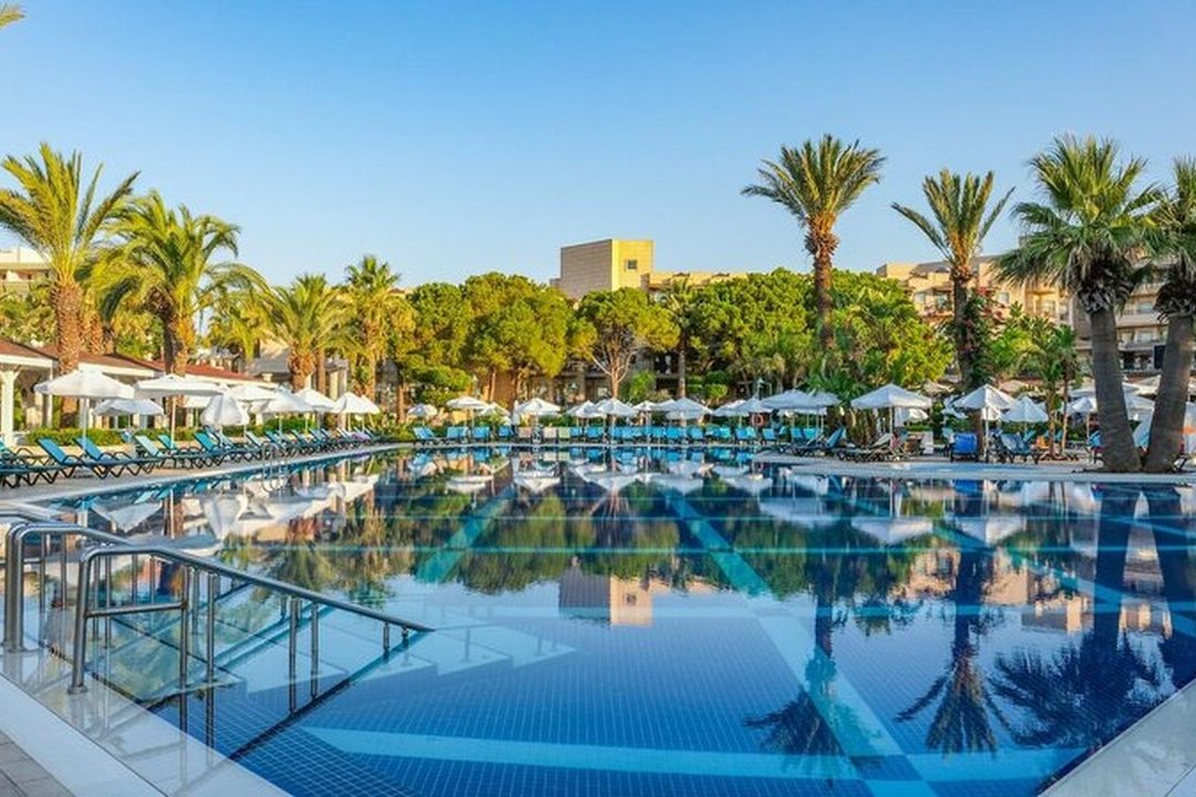 Crystal Tat Beach - basen