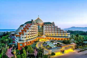 Delphin Palace
