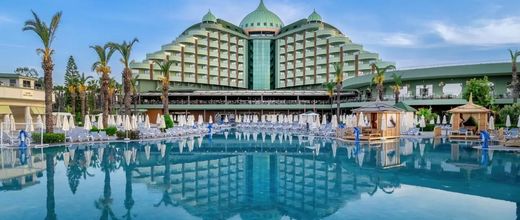 Delphin Palace