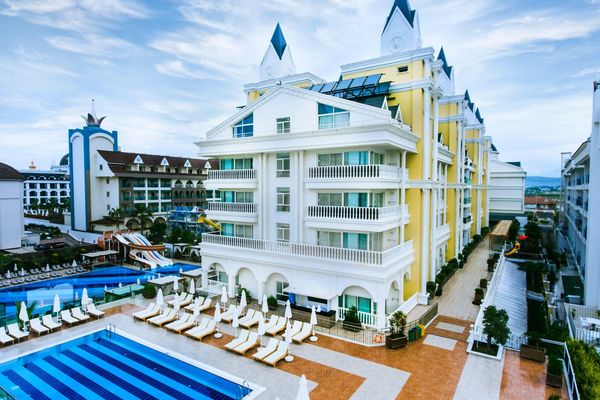 Dream World Resort Spa Side