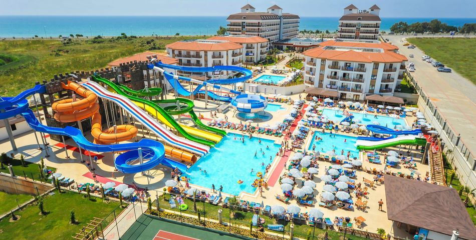 obiekt, teren hotelu, basen, aquapark, zjeżdżalnia