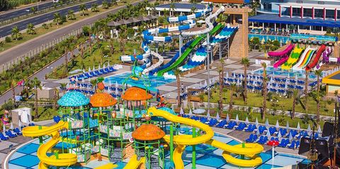teren hotelu, aquapark, zjeżdżalnia