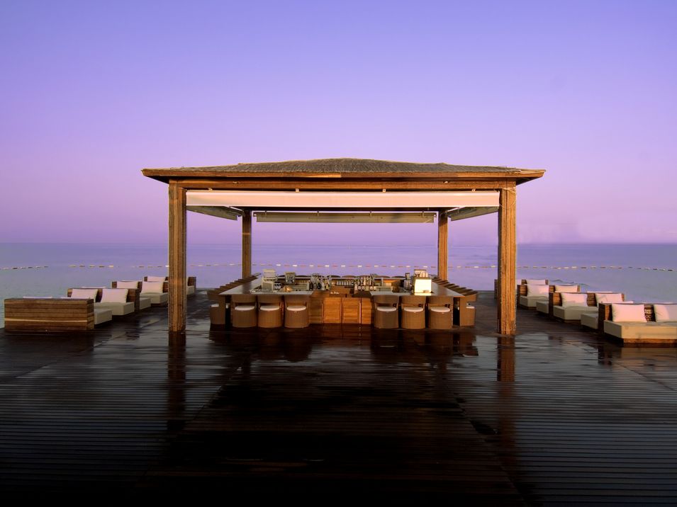 teren hotelu, drink bar