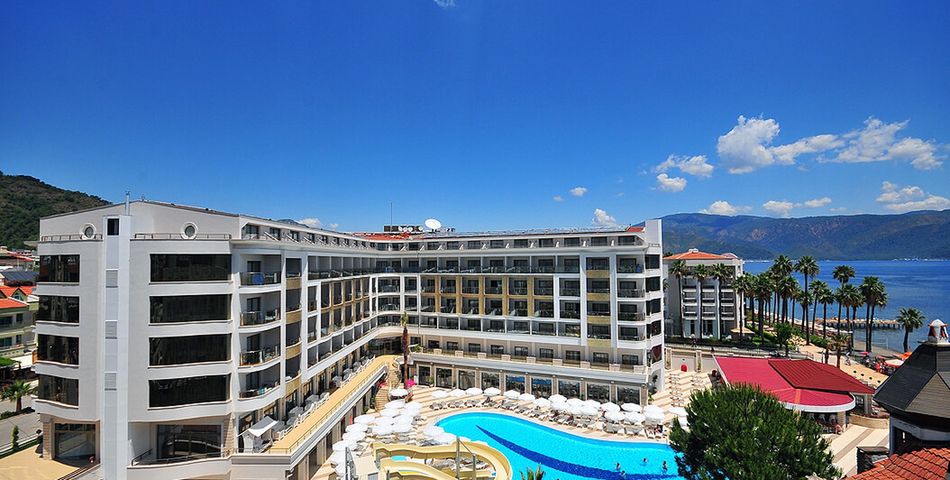 teren hotelu, basen, aquapark, zjeżdżalnia