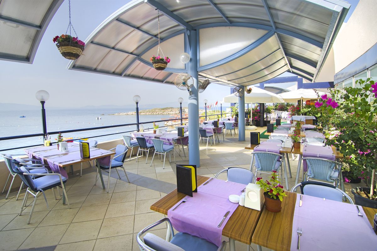 Grand Blue Sky - restauracja