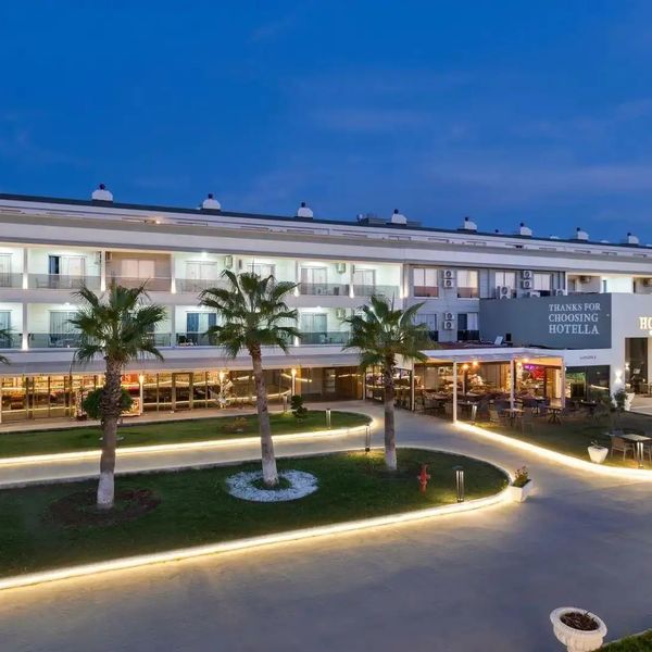 Hotel Hotella Resort & Spa
