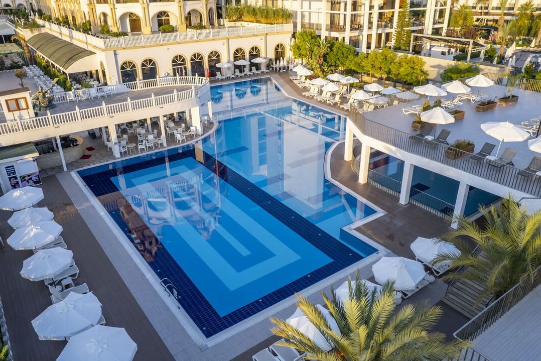 Jadore Deluxe - basen