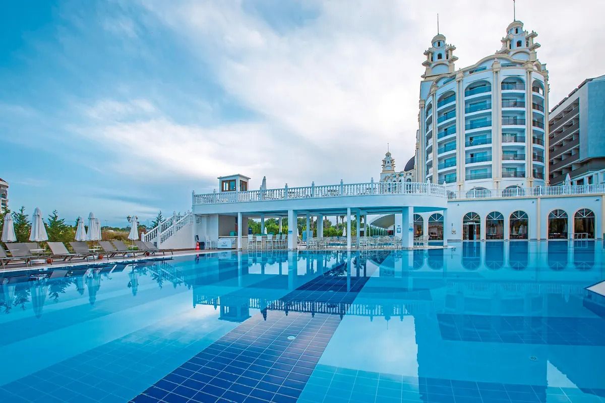 Jadore Deluxe - teren hotelu