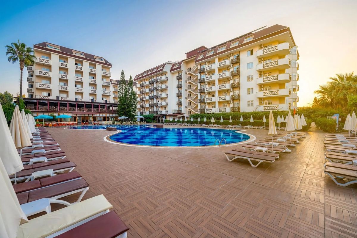 Kaia Coracesium - basen