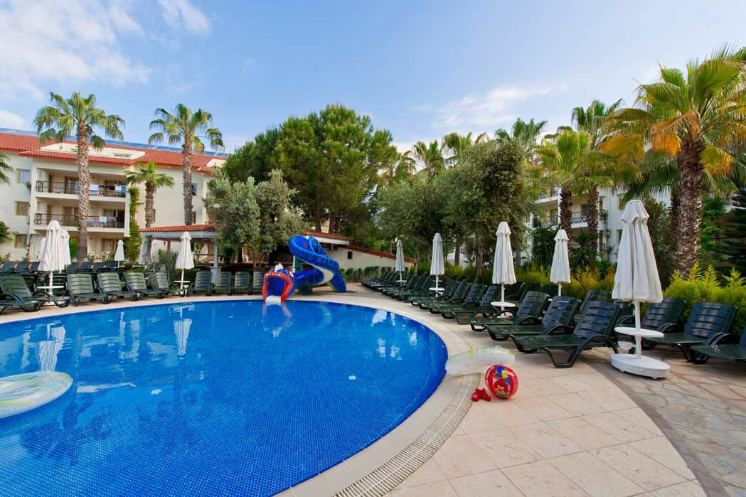 Kentia Apart Hotel - zjeżdżalnia