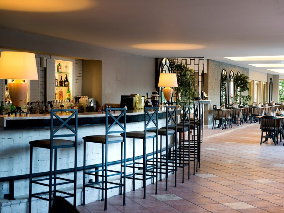lobby bar