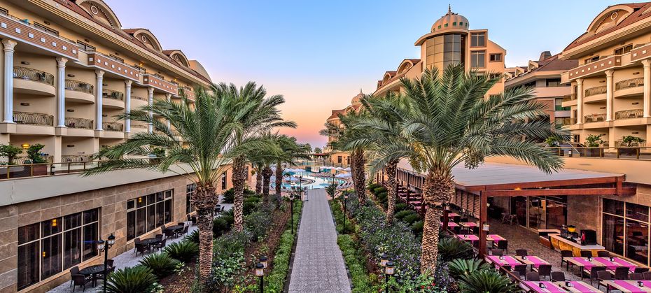 Kirman Belazur Resort & Spa