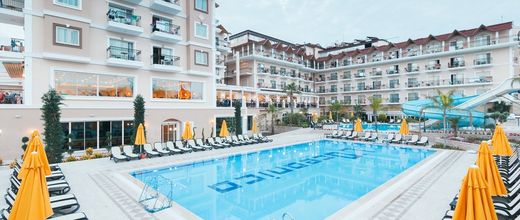 L' Oceanica Beach Resort