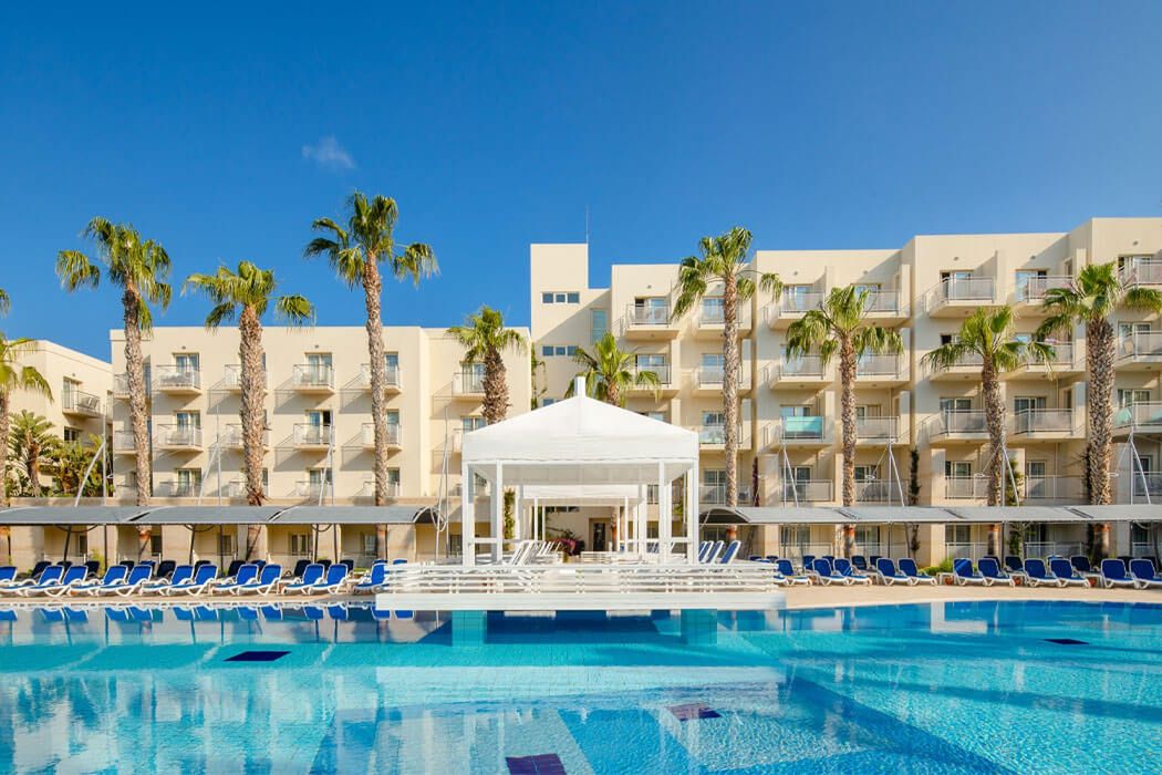 La Blanche Resort - basen