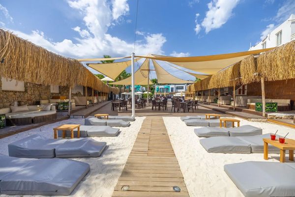 Ladonia Leo Beach Resort