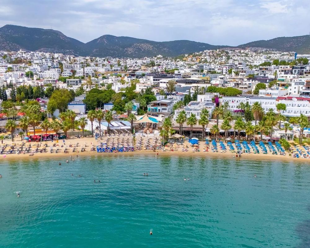 Ladonia Leo Beach Resort