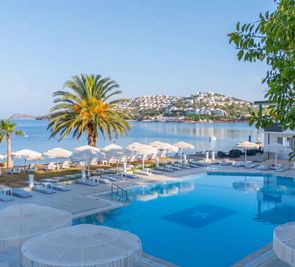 Ladonia Luna Beach Resort