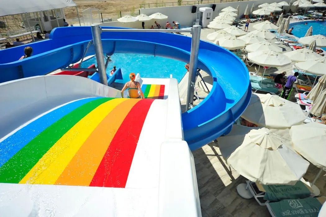 Lake River Side Spa - basen