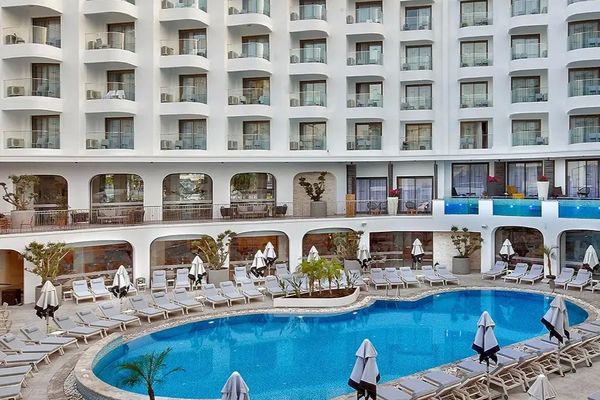 Lalila Blue Suites