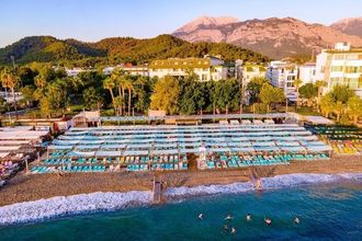 LAncora Beach